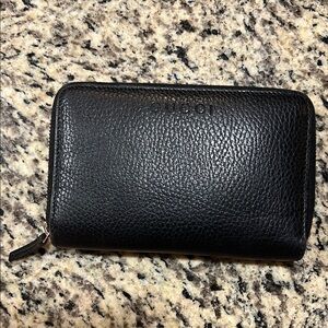 Gucci Black Leather Zip Wallet